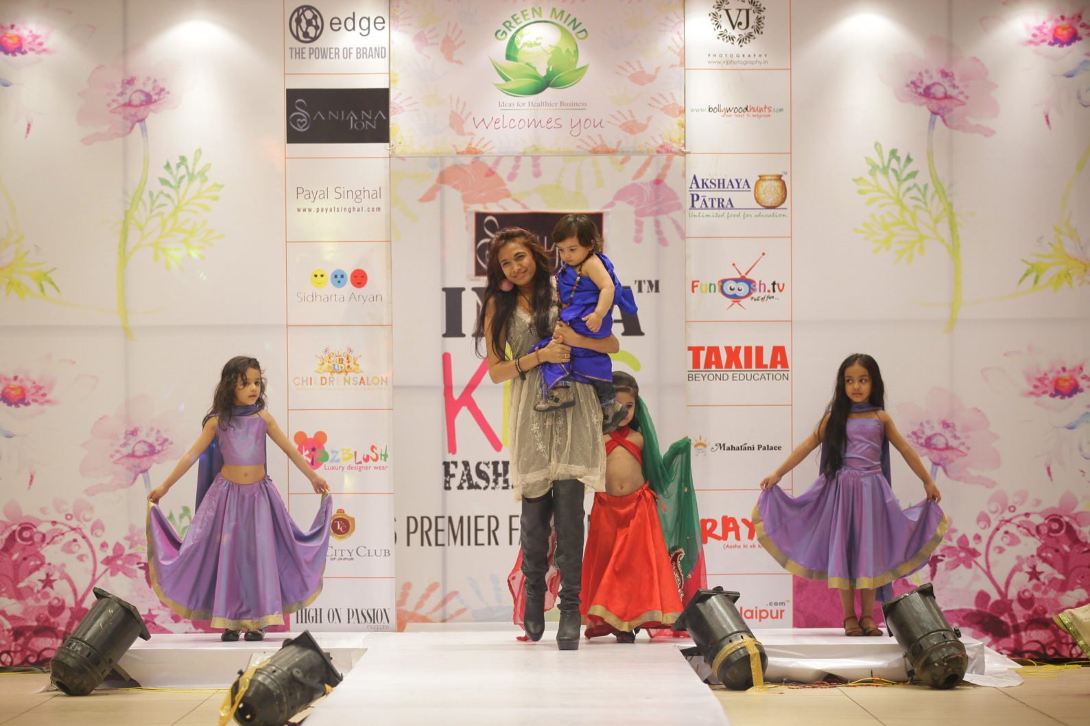 kids fashion show in jaipur by dr. Sanjana Jon
